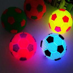Brinquedo de bola led crianças luz led bouncy bola piscando futebol brilhante squeaky som brinquedo jardim jogo de praia brinquedos das crianças - Image 3