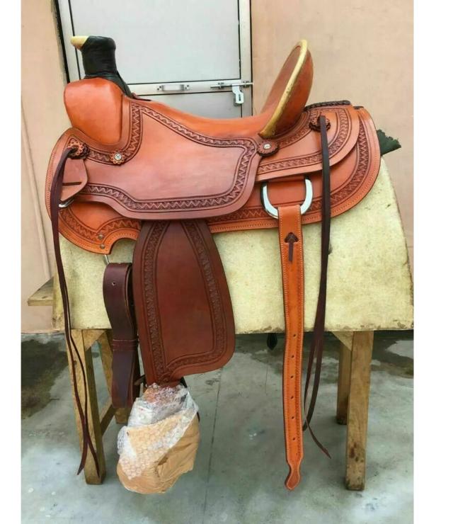 Sela de Couro Treeless para Corrida de Cavalos - Leve e Confortável