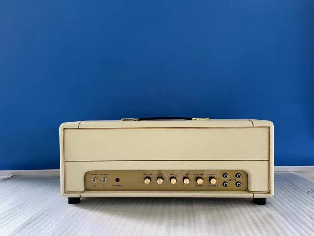 Amplificador Handwired Super Chumbo Custom com Som Vintage Plexi em Creme Branco - 50W e 100W 1960W