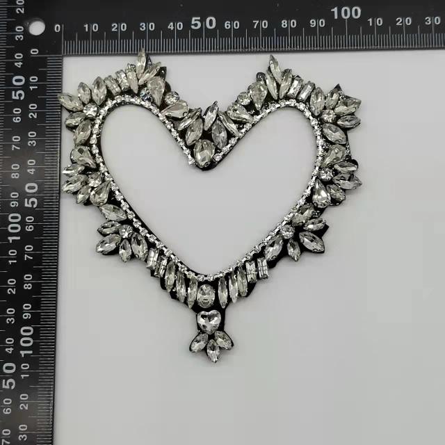 Contas Artesanais de Coração Grande para Remendo Sew-On em Preto e Branco, 9x8.5cm e 11x11cm, Acessórios de Vestuário, 1 Unidade