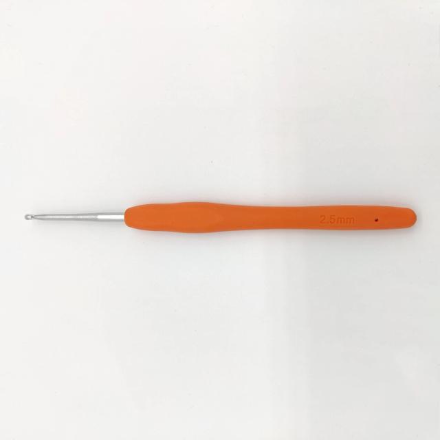 Agulhas de Crochê de Alumínio com Alças Almofadadas em Silicone Colorido - 2 a 10mm