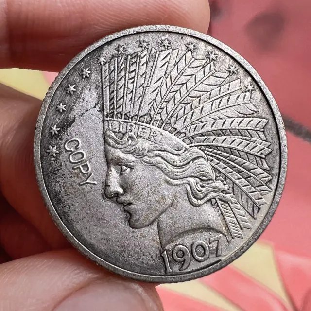Rara Moeda Indiana de 1907 com Águia em Pé: Estética e Valor para Colecionadores de Réplicas em Prata Real