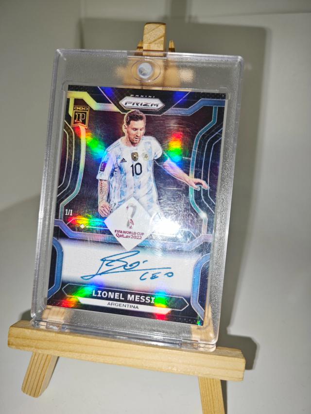 Cartões Colecionáveis Panini: Messi, Ronaldo, Jordânia, Curry, James, Wembanyama e Refrativas - Presentes Incríveis DIY para Fãs