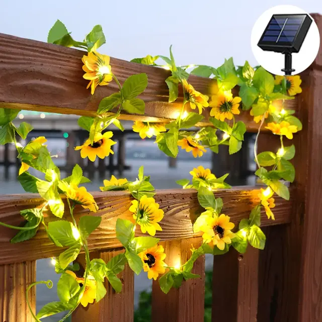 Luzes de LED Solares Waterproof com 50 LEDs em Folhas de Bordo para Decoração de Jardim e Natal - Disponíveis em 5m ou 10m