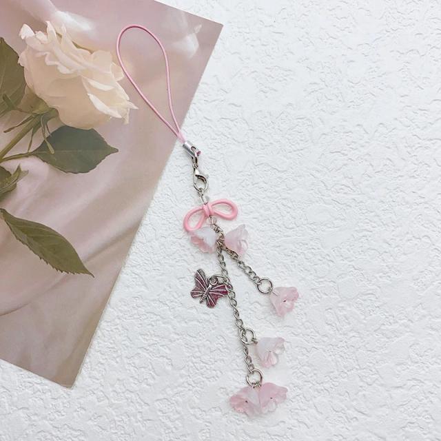 Lindo chaveiro borboleta Lírio do Vale: pingente decorativo para bolsa e celular, presente fashion ideal