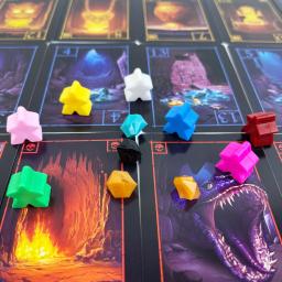 Incan Treasure Quest: Jogo de tabuleiro de estratégia para 3-8 jogadores (a partir de 14 anos) – Bluff, Bet & Race para sobreviver! - Image 6