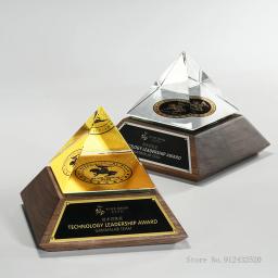 Troféu de cristal de madeira maciça estilo pirâmide, feito sob medida, decoração criativa, prêmio, lembranças, letras de alta qualidade - Image 3