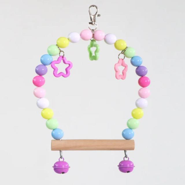 Brinquedo de Madeira Natural para Papagaios com Contas Coloridas e Sinos - Perch Suspenso para Aves de Estimação e Periquitos