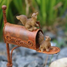 Caixa de Correio Miniatura Esquilos De Resina, Metal Vintage, Mini Caixa De Correio Enferrujado, Ornamentos De Terrário, Dollhouse Home Decor, Jardim De Fadas - Image 2