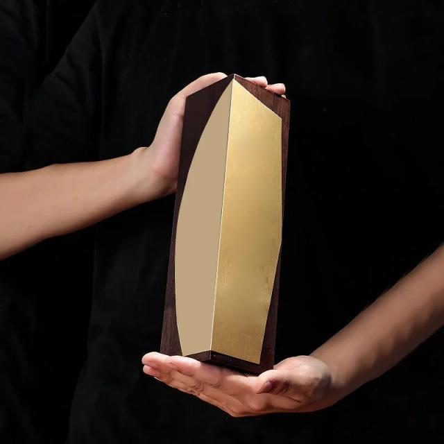 Troféu Criativo de Madeira Maciça Personalizado para Reuniões Anuais - Prêmio de Luxo e Decoração Elegante para o Lar