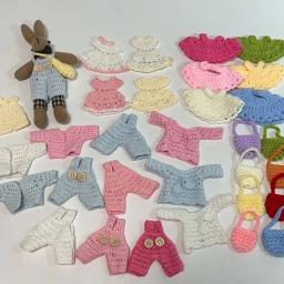 Mini boneca artesanal de lã de crochê artesanal Roupas de lã pequenas Decoração de boneca de tricô DIY Hand Hook Acessórios de vestuário fofos - Image 1