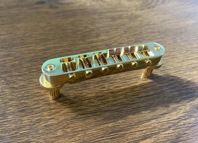 Desconto em Acessórios para Guitarra: Ponte Tune-o-Matic para Epiphone de 6 Cordas em Estoque