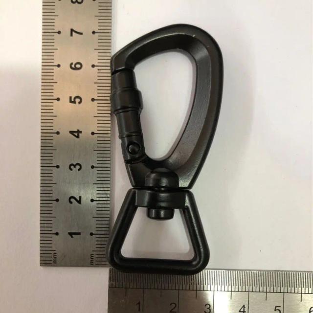 Mosquetão Giratório Preto D para Escalada - Equipamento de Montanhismo Compacto e Inovador em Tamanhos 15mm, 20mm e 25mm