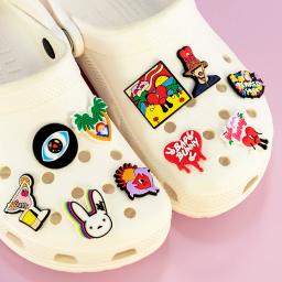 Bad Bunny Shoe Charms para Mulheres, Clips Sapatos, Acessórios Sandálias Cantor, Decorações de Sapatos, Novo, 1Pc - Image 1