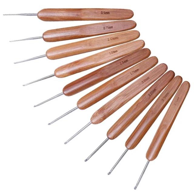 Conjunto de Agulhas de Crochê com Alça de Bambu - 10 Peças Portáteis em Vários Tamanhos para Uso Doméstico e Costura