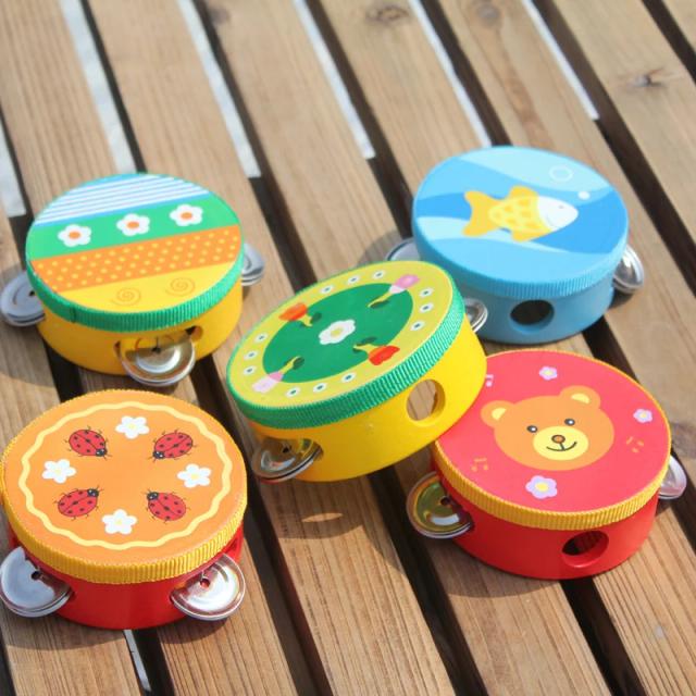 Diversão Musical para Crianças: Handbells e Tambores de Bebê em Sinos de Madeira Educativos para Despertar o Interesse Musical
