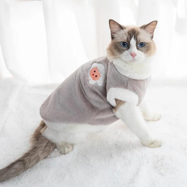 Colete de Pelúcia Monocromático para Gatos: Acessórios Quentes e Confortáveis para o Inverno