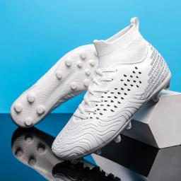 Sapatos de futebol alto para homens e mulheres, espigões antiderrapantes, ténis de futebol cravejados, sapatos de treino de futsal para meninos, brancos, tamanho 36-48 - Image 1
