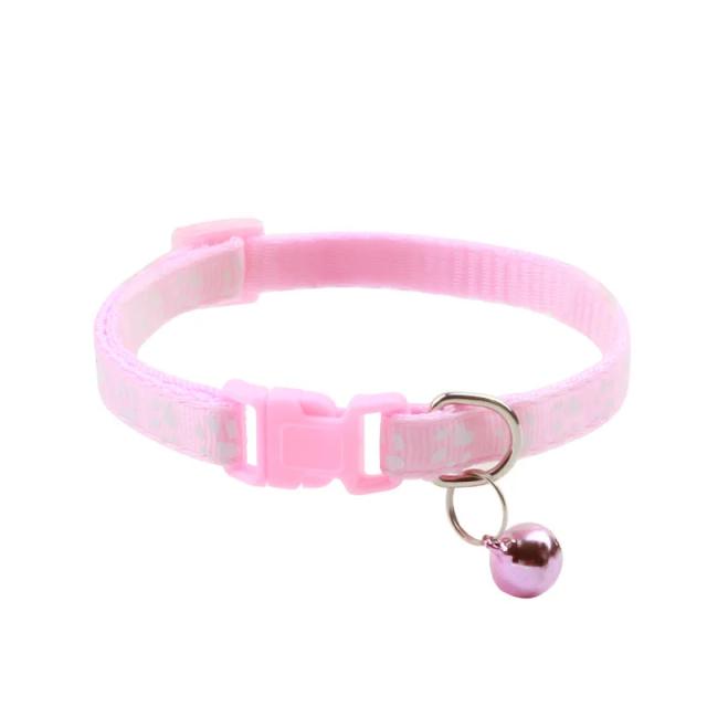 Coleira Ajustável para Pets com Estampa de Pata e Pingente de Sino - Disponível em 12 Cores