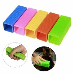 1 pçs escova de remoção do cabelo do animal de estimação do gato do cão da escova eficaz do cabelo do animal de estimação silicone escova de limpeza de borracha oca - Image 1