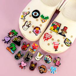 Bad Bunny Shoe Charms para Mulheres, Clips Sapatos, Acessórios Sandálias Cantor, Decorações de Sapatos, Novo, 1Pc - Image 4