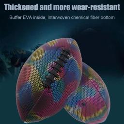 Treinamento Refletivo Rugby Ball, Reflexo Holográfico, Couro Pu, Brilho Escuro Futebol Americano, Bolas de Futebol para Adolescentes, Adultos, Júnior - Image 1