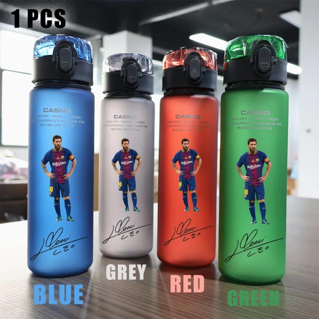 Copo Esportivo Portátil de Plástico 560ml para Acampamento e Viagens - Estilo Estrela do Futebol em Diversas Cores