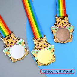 Gato dos desenhos animados medalha garoto medalhas de ouro vencedor medalhas de prêmio com fita crianças festa esporte jogo prêmios medalha de design gratuito impressão - Image 3