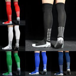 Meias de futebol antiderrapantes para homens, meias longas, respiráveis, joelho alto, fundo de toalha, ciclismo, caminhada, esportes, treinamento, novas - Image 1