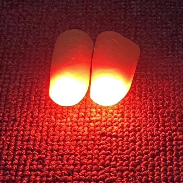 Truque Mágico Dedos Polegares com LED - 2 Peças