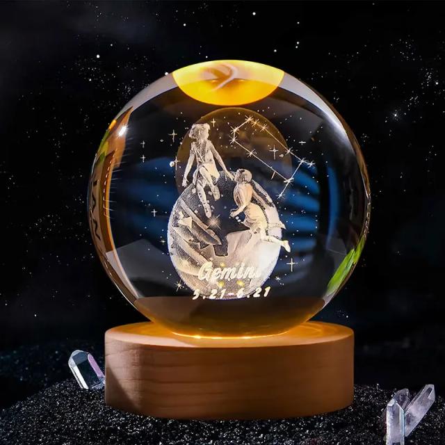 Bola de Cristal 3D Gravada a Laser com Base de Madeira - 6cm