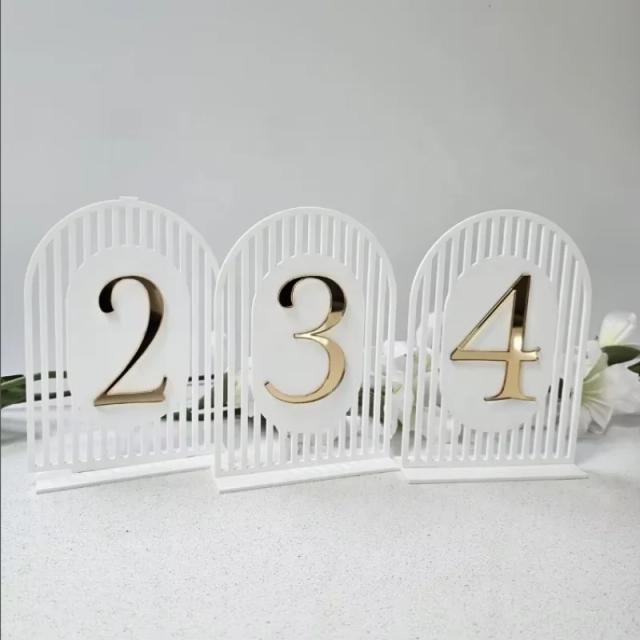 Números de Mesa Modernos em Arco Prateado com Acabamento Dourado 3D para Casamentos e Eventos Decorativos