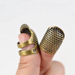 Protetores ajustáveis do dedo do metal, anéis do dedal, artesanato DIY, ferramentas de proteção do dedo da costura, acessórios do bordado, 2pcs - Image 4