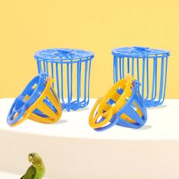 Gaiola Alimentadora de Pássaros e Papagaio Suporte para Frutas e Vegetais Acesso à Gaiola Cesta Pendurada Brinquedo Recipiente Alimentador de Papagaio Pet, Gaiola Suprimentos, 1Pc - Image 6