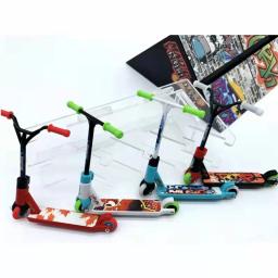 Novidade engraçado interativo mini dedo scooter dublê dedo brinquedo skate scooter dedo pai-filho interativo presente de feriado - Image 2