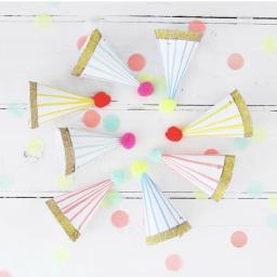 1 pçs papel cone chapéus de aniversário fantasiar-se meninas meninos primeira festa de aniversário colorido listrado chapéu decorações de festa adulto crianças - Image 1