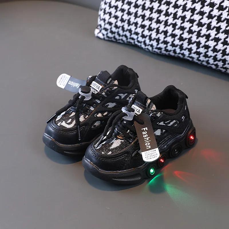 OULYLAN-Sapatos de malha respirável LED para crianças, tênis casuais para meninos e meninas, tênis leves para corrida ao ar livre - Image 1