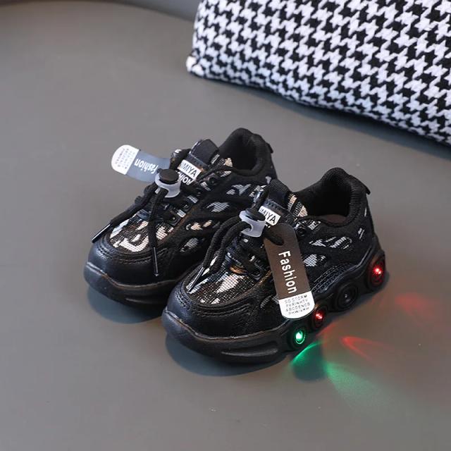 Sapatos de Malha Respirável com LED para Crianças: Tênis Casuais Leves para Meninos e Meninas - Ideais para Corridas ao Ar Livre