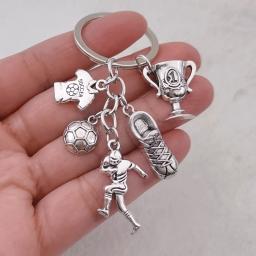 Chaveiro do futebol, chaveiro do menino dos esportes, tênis e camiseta chaveiro do encanto, chaveiro do troféu, chaveiro diy para amantes dos esportes - Image 1