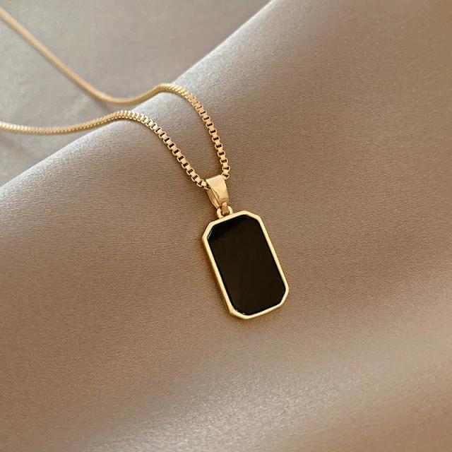 Colar Pendente de Cachorro Poodle em Balão para Meninas em Aço Inoxidável, Charme Engraçado e Único, Presente de Aniversário Perfeito