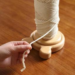 Suporte do fio de tricô de madeira Rolo de fios Ferramentas de tricô Enrolador de fios Eixo de rotação para tecelagem suave Suprimentos de crochê - Image 5