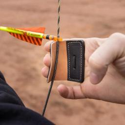 Falso couro arco e flecha guia dedo para a mão direita proteção, ajustável, para a mão direita, caça, tiro ao alvo, tiro com arco - Image 5