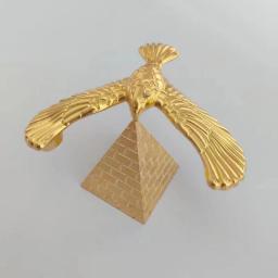 Metal Balancing Bird Science Desk Toy, Gravidade com Pirâmide, Escritório divertido novidade presentes para adultos e crianças, brinquedo de descompressão - Image 6