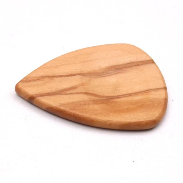 Palhetas Acústicas de Madeira para Guitarra: Designs em Coração em Vermelho, Preto, Sândalo, Jacarandá, Bordo e Azeitona