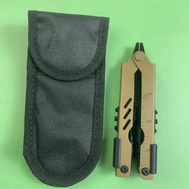 Multitool Portátil de Aço Inoxidável para Camping e Emergências com Facas e Alicates EDC
