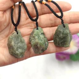 Áspera Pedra Natural Colar de Pingentes, Apatita Verde Aleatória, Cristal de Quartzo, Cura Reiki, Artesanato Pedras Preciosas, Decoração Jóias, 1Pc - Image 5