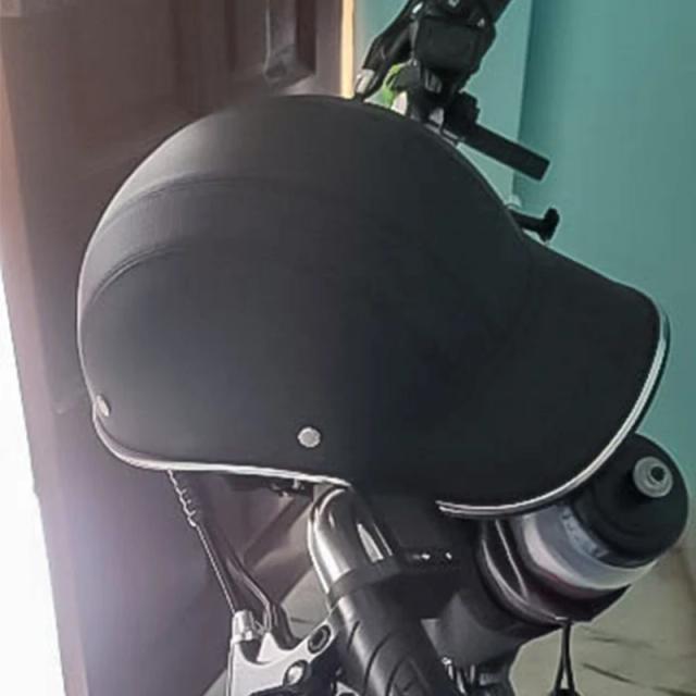 Capacete de Bicicleta Urbano em Couro ABS: Elegante e Seguro para Ciclismo e Esportes ao Ar Livre, Preto com Fivela Ajustável