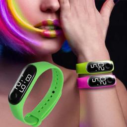 Pulseira esportiva inteligente com tela colorida para homens e mulheres, relógio de silicone impermeável com toque, freqüência cardíaca, corrida e natação, LED M3 - Image 5