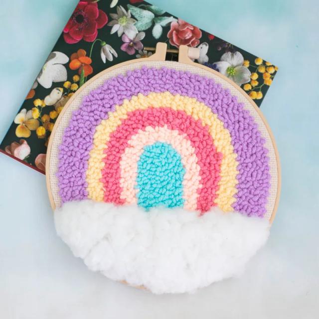 Kit de Bordado Arco-Íris em Ponto Cruz com Agulha e Lãs Coloridas - Presente Artesanal para Mulheres Iniciantes