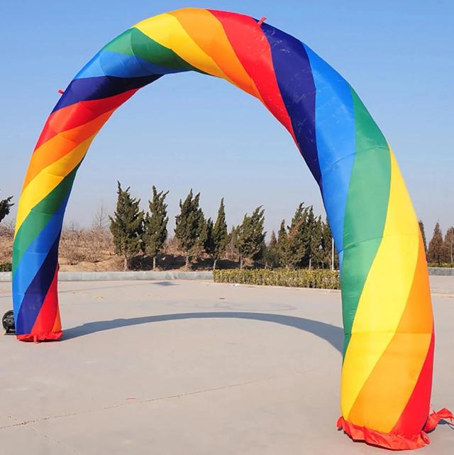 Arco Inflável Arco-Íris para Festas, Decorações de Jardins e Eventos - Aluguel 26x13ft